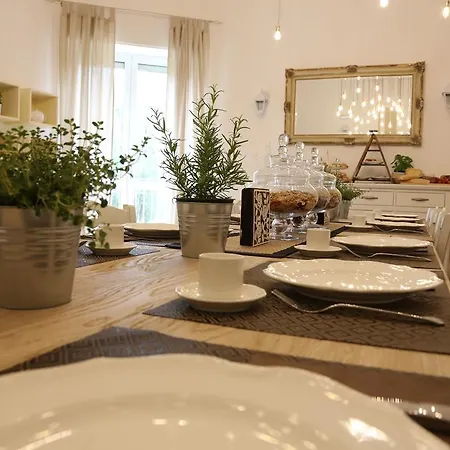 帕拉佐比纳米住宿加早餐旅馆 莱切