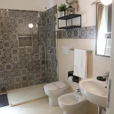 帕拉佐比纳米住宿加早餐旅馆 莱切