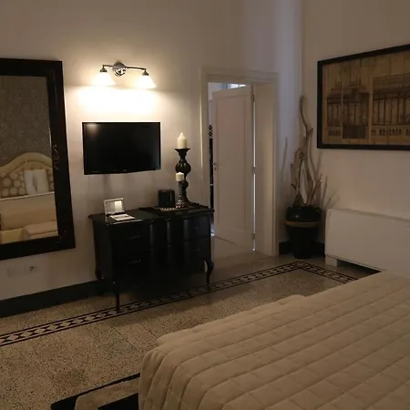 帕拉佐比纳米住宿加早餐旅馆 莱切